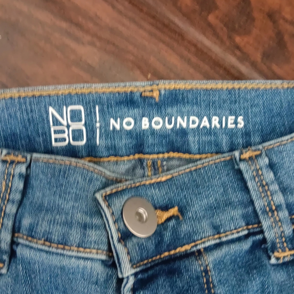 Jeans - Picture 2 of 3